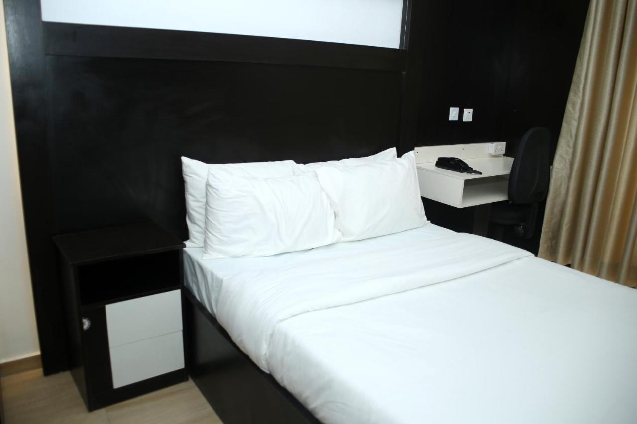 Hotel Capitol Ikeja Luaran gambar
