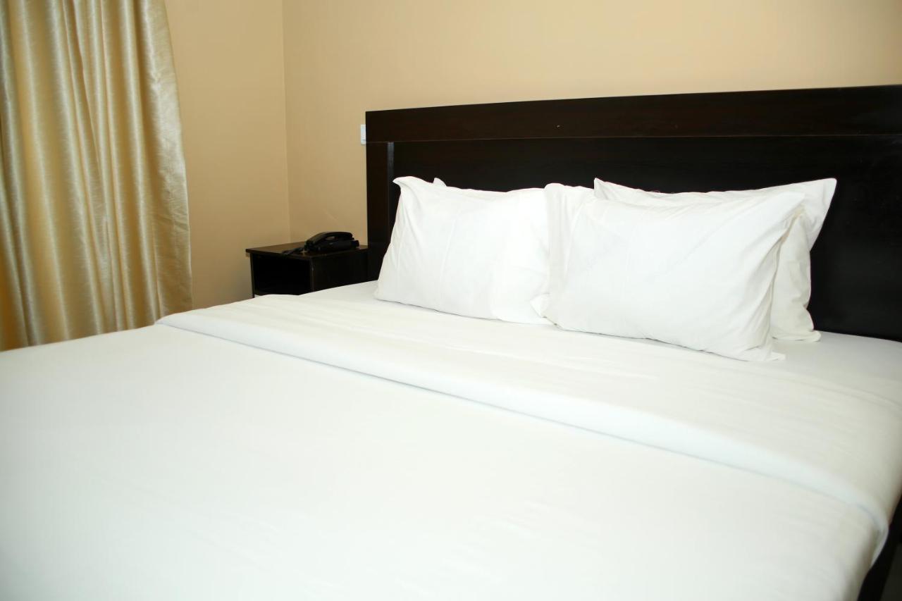 Hotel Capitol Ikeja Luaran gambar