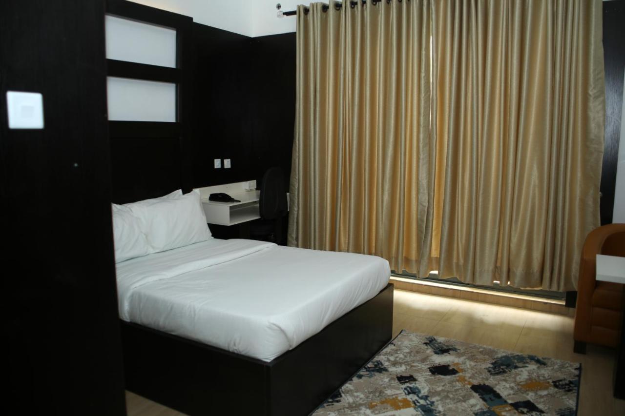Hotel Capitol Ikeja Luaran gambar