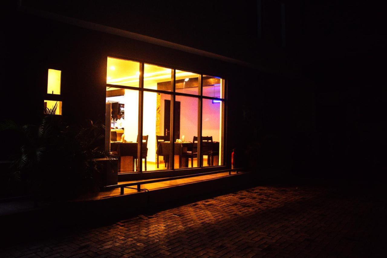 Hotel Capitol Ikeja Luaran gambar