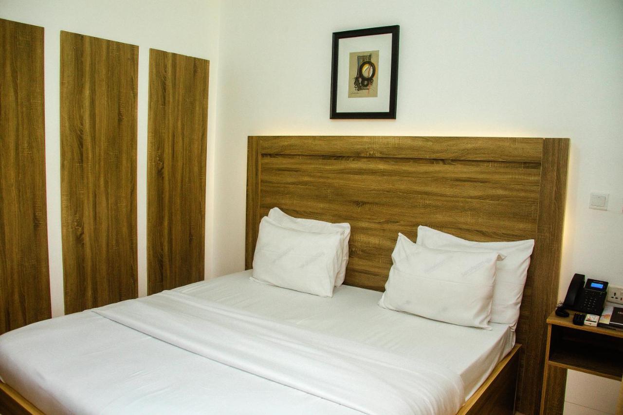 Hotel Capitol Ikeja Luaran gambar