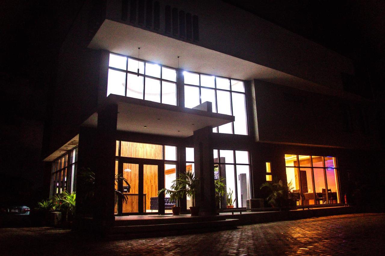 Hotel Capitol Ikeja Luaran gambar