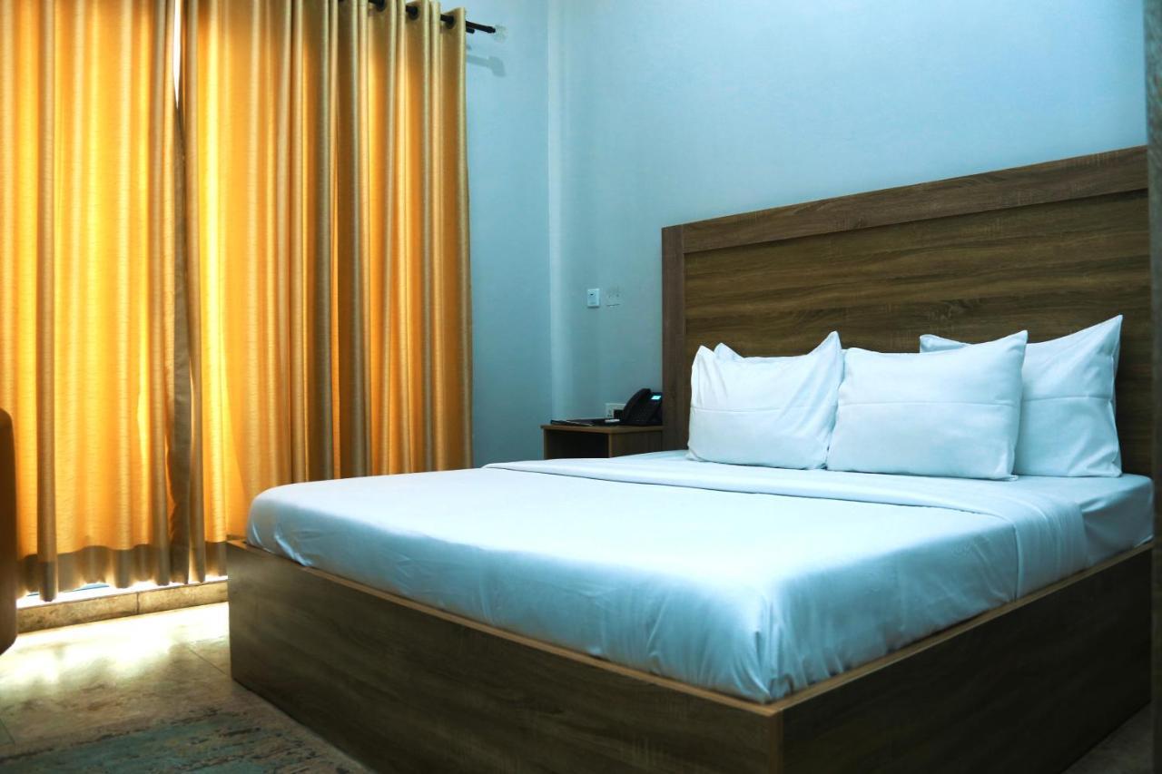 Hotel Capitol Ikeja Luaran gambar