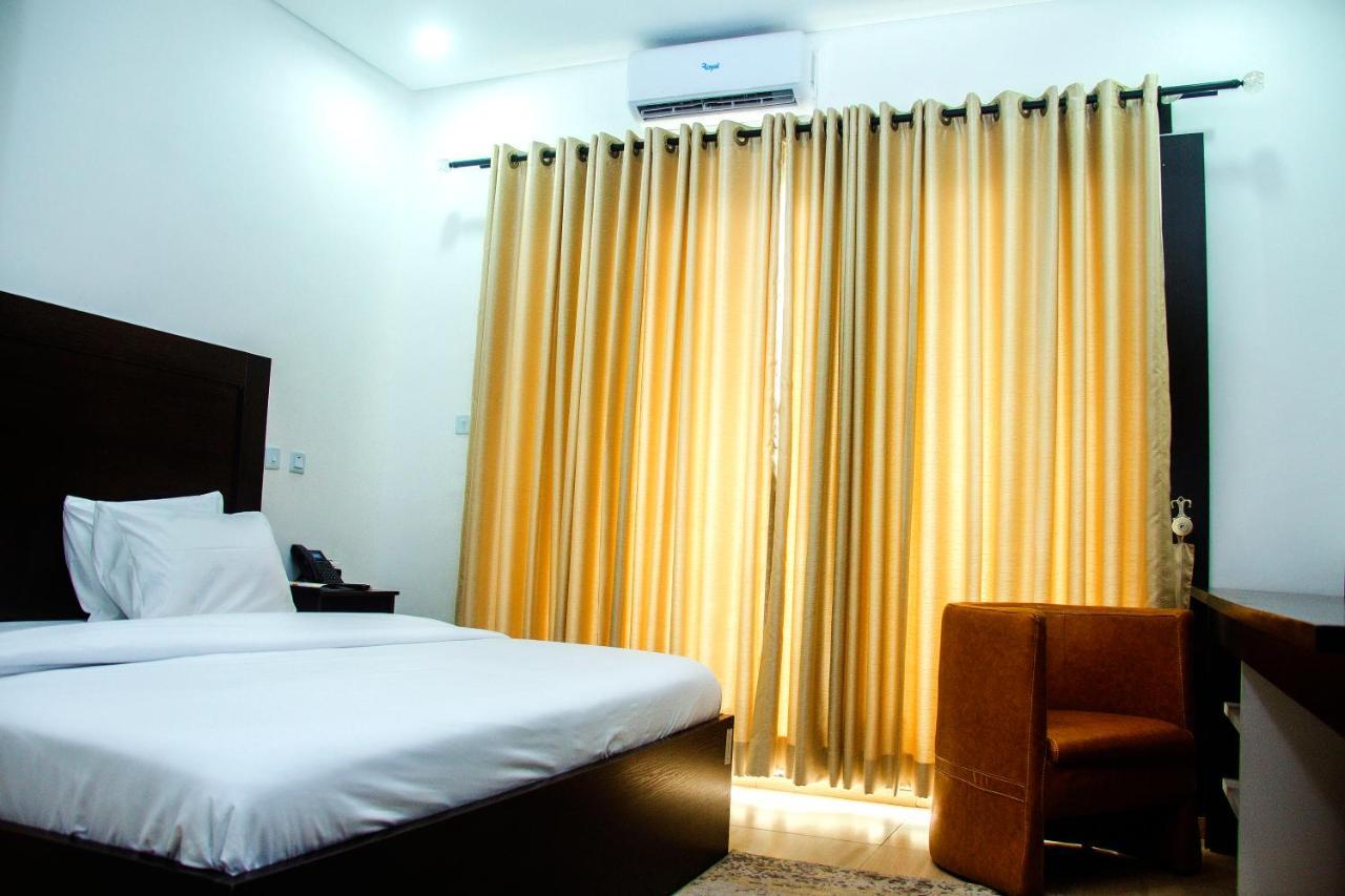 Hotel Capitol Ikeja Luaran gambar