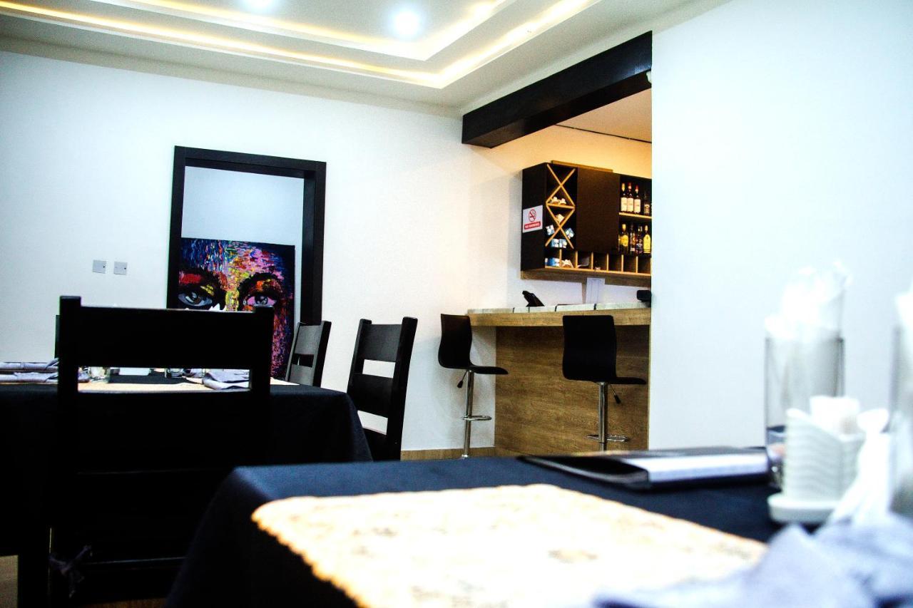Hotel Capitol Ikeja Luaran gambar