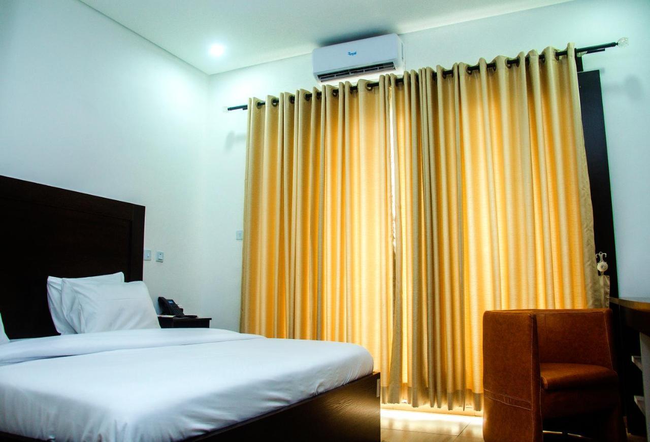 Hotel Capitol Ikeja Luaran gambar