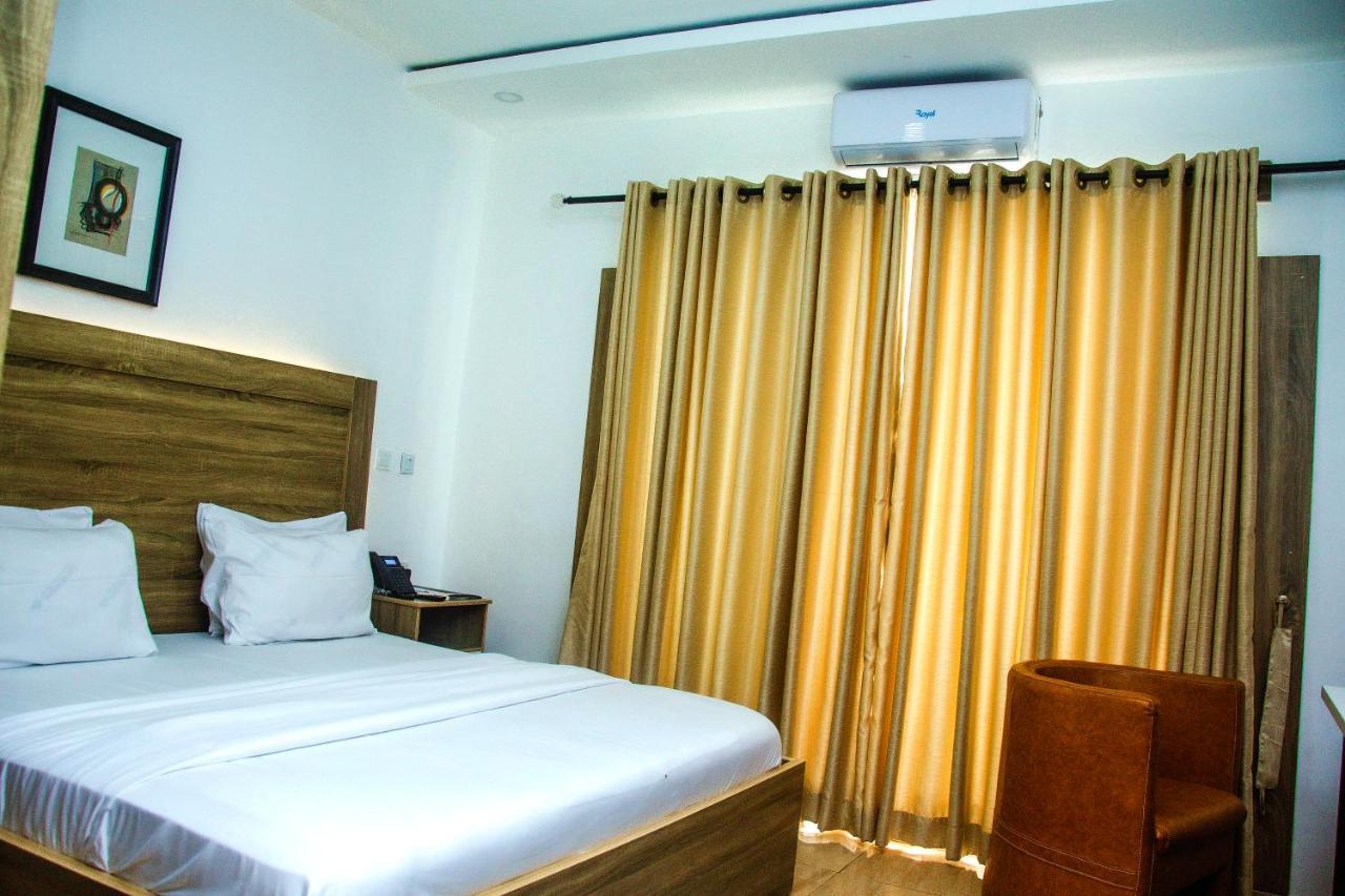 Hotel Capitol Ikeja Luaran gambar