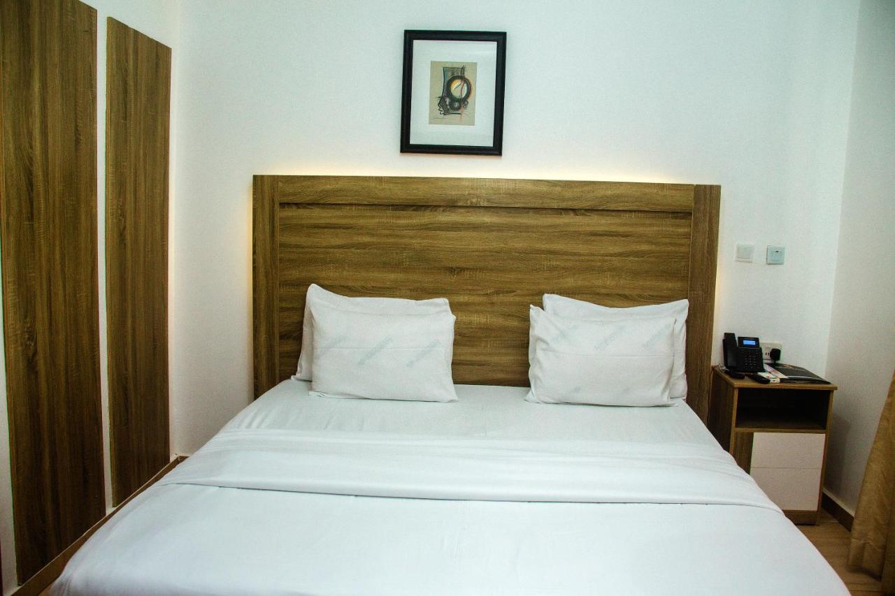 Hotel Capitol Ikeja Luaran gambar