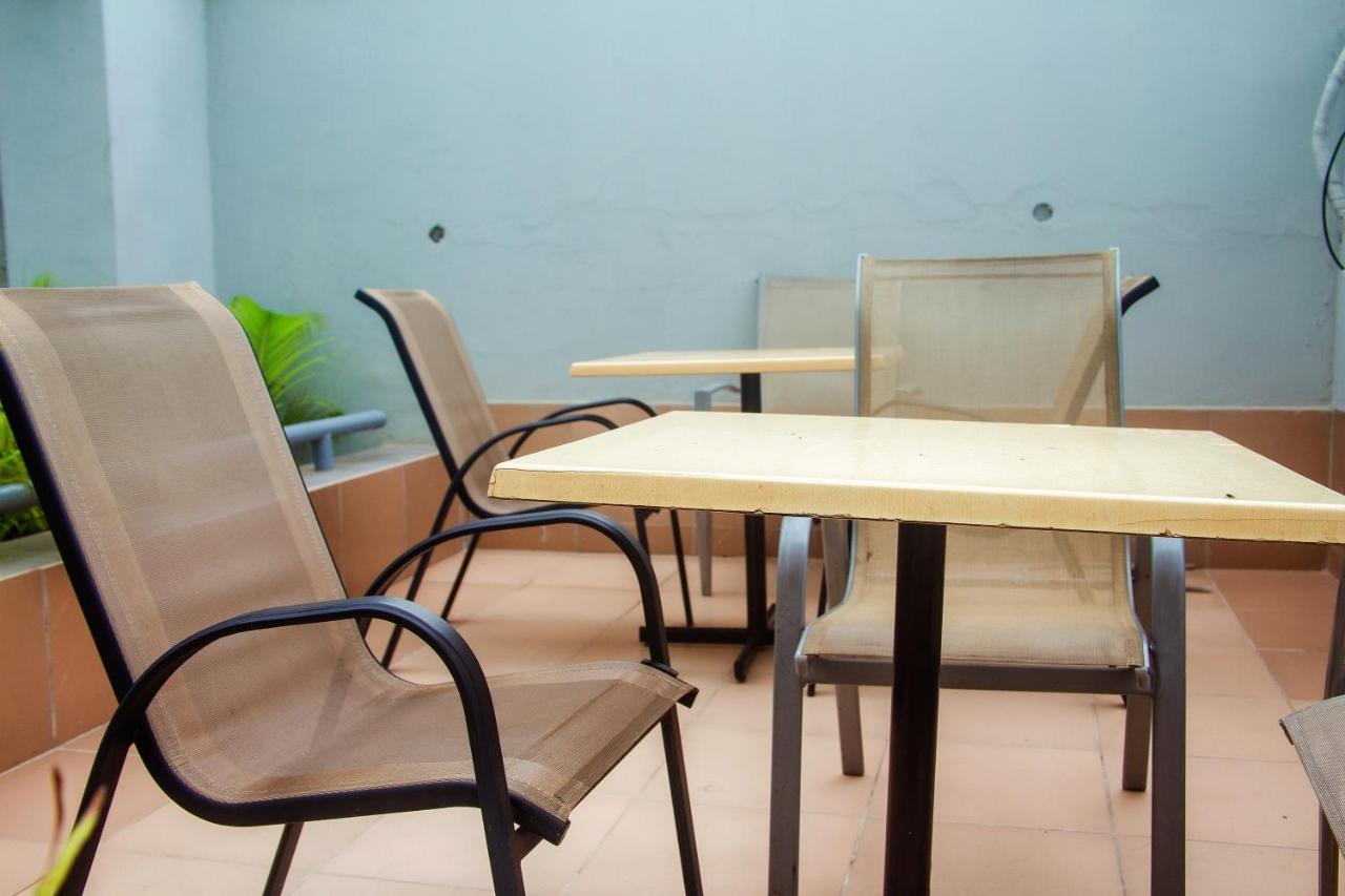 Hotel Capitol Ikeja Luaran gambar